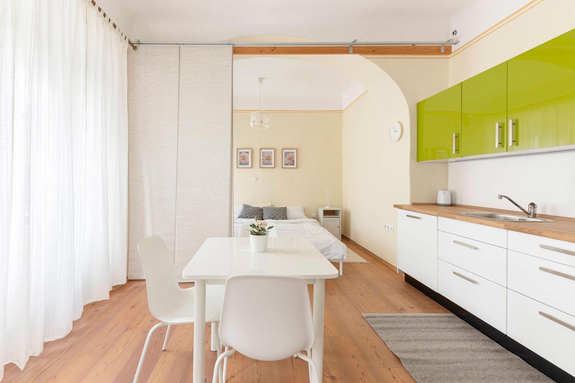By The Walnut Tree Apartment Ljubljana Bagian luar foto